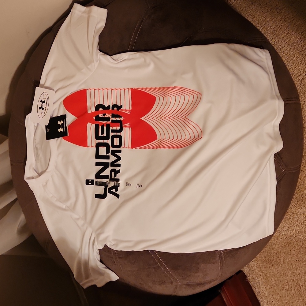 NWT Youth Under Armour Tee